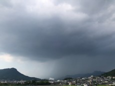 
西・東日本で局地的に雨雲が発生　東京は連続降水ストップか
        