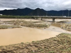 
復旧作業が本格化　一部は台風の爪痕深く未だ冠水
        