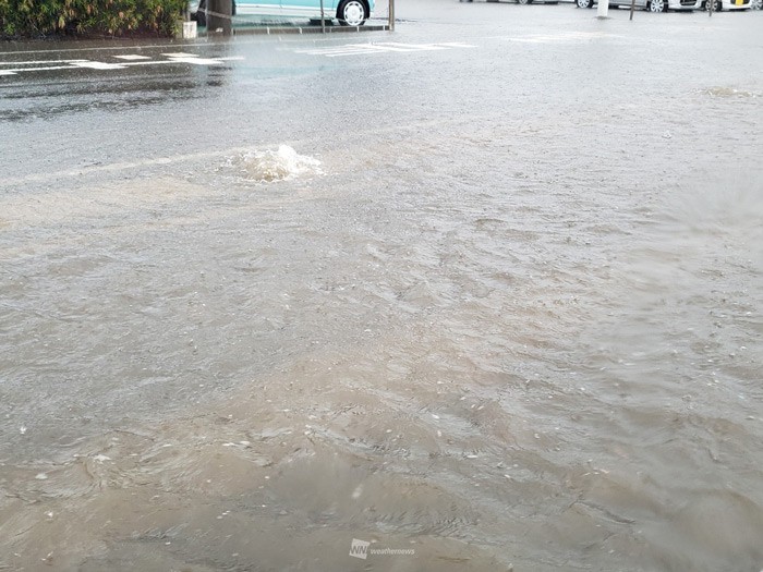 
千葉県で記録的な大雨　道路冠水被害が相次ぐ
        