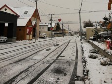 
北海道・旭川では積雪3cm観測　夜は雪の強まりに注意
        