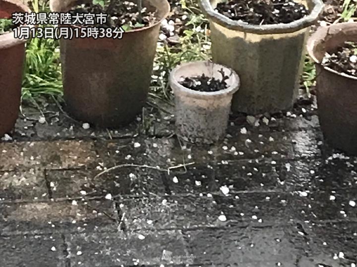 
北関東は天気急変に注意　茨城県ではあられ降る
        