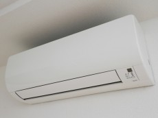 
冷房より高くなってしまう暖房の電気代　節約方法は？
        