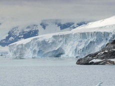 
南極大陸で記録的な高温を観測
        