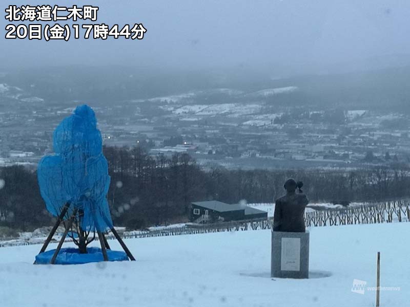 
北海道は雨から雪に変化　今夜は暴風続き吹雪のおそれ
        