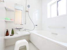 
換気扇だけではない　浴室のカビの効果的な発生防止方法とは
        