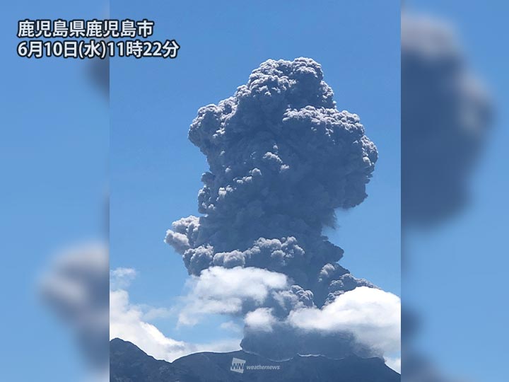 
鹿児島・桜島で火口上3200mの噴火　活発な活動が継続中
        