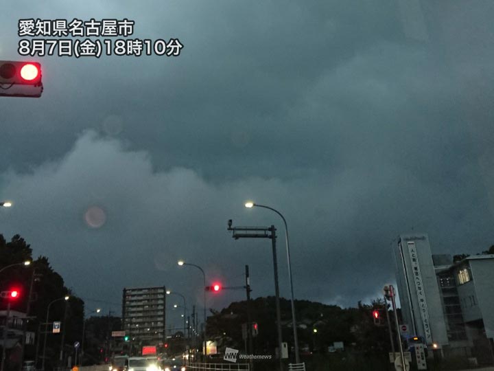 名古屋や岐阜で雷雨　急な土砂降りの雨や落雷に注意