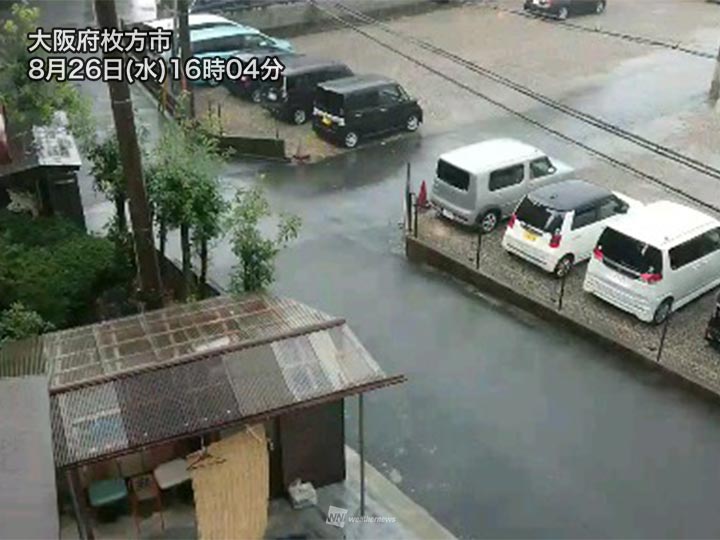 大阪府の東部でゲリラ豪雨　道路冠水や落雷に注意