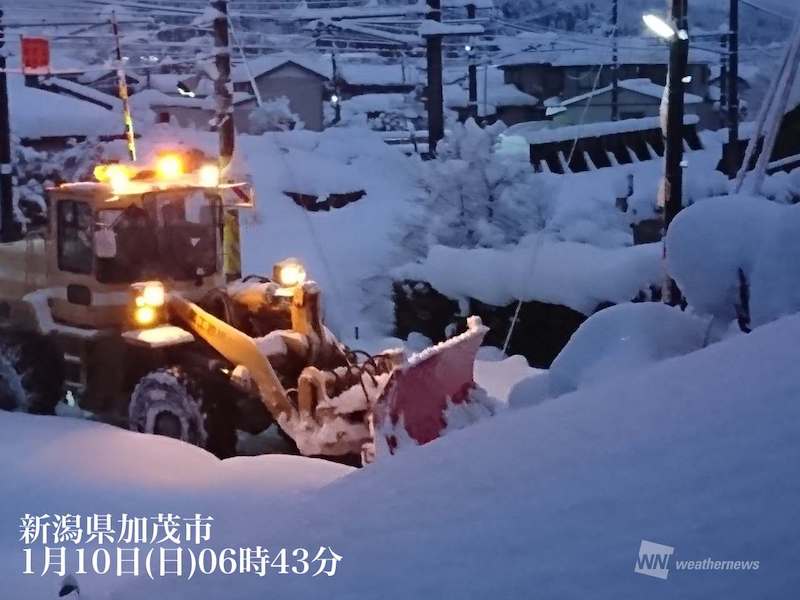 北陸は再び一晩で大量の積雪　除雪作業は入念な安全確認を