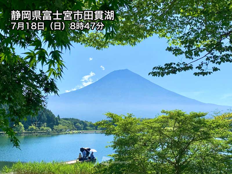 2年ぶりに開山の富士山　盛夏の空に映える姿