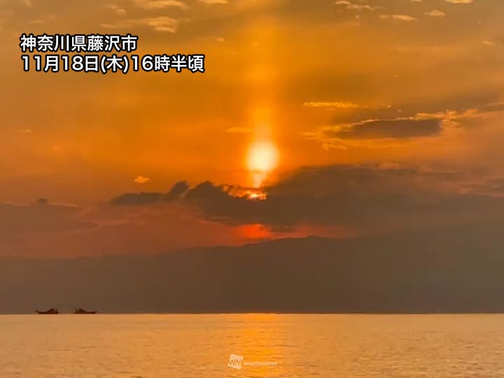 関東などで夕空に輝くサンピラー(太陽柱)が出現