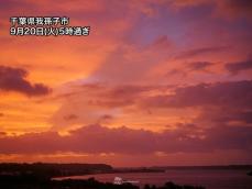 関東から東北で赤やピンク色の朝焼け　台風14号が関係