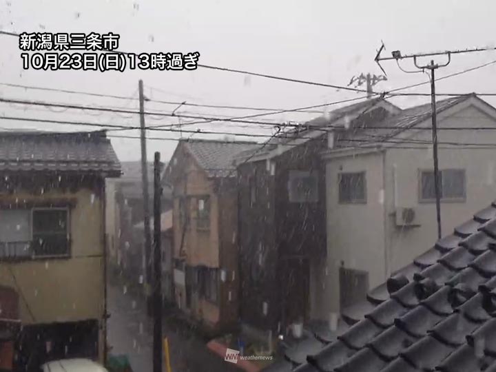 北陸や東北で雷を伴った強雨　寒冷前線の通過で霰や雹も