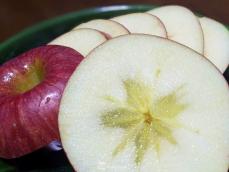 りんごの切り方「スターカット」 皮ごと食べやすく栄養も