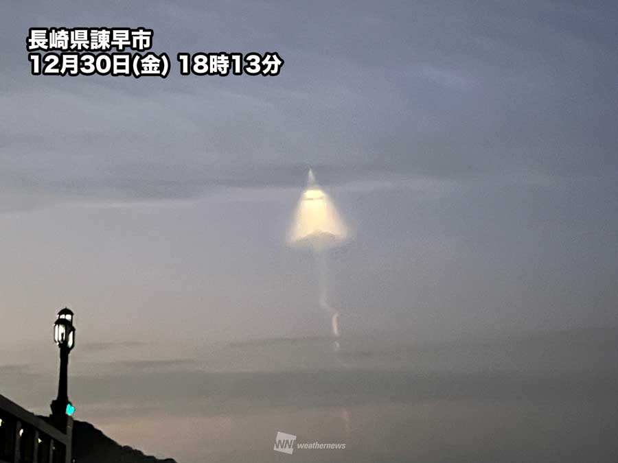 日本各地で夜空に発光現象　韓国のロケット打ち上げによる「夜光雲」も
