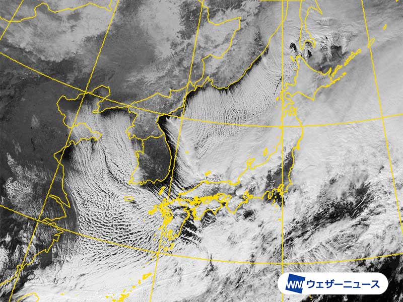 衛星画像　日本海に非常に濃密な雲　離岸距離も小さく強力寒気を示唆