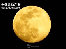 満月目前の明るい月が立春の夜空を照らす