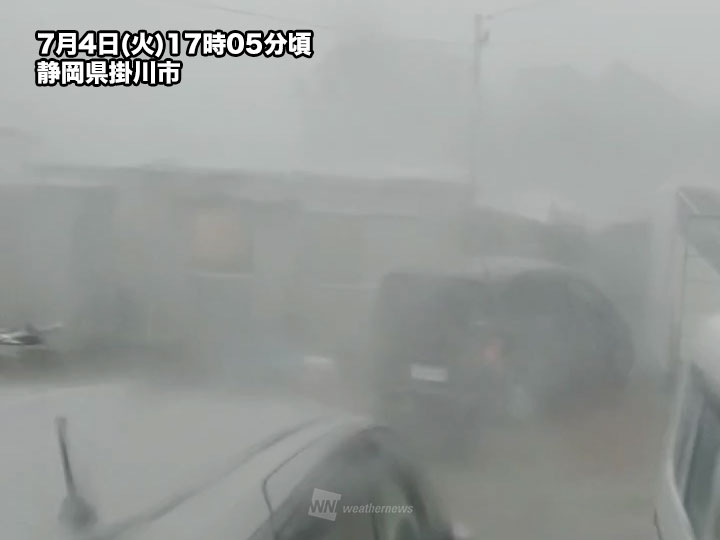 静岡県西部で竜巻などの激しい突風が発生か　大気の状態が不安定