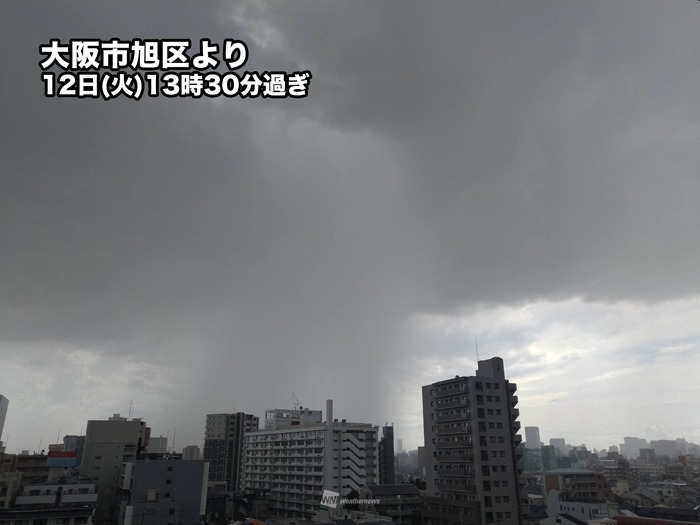 大阪で局地的に土砂降りの雨　午後も関西圏では大気の状態が不安定