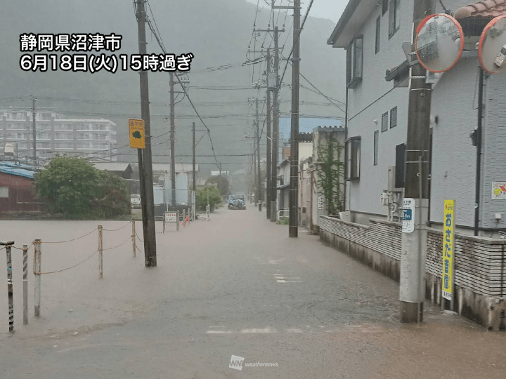 東京都心など関東各地で断続的に強い雨　静岡では200mm超の大雨に