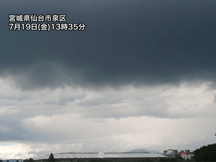 梅雨前線に近い東北で強い雨　秋田に大雨警報が発表中