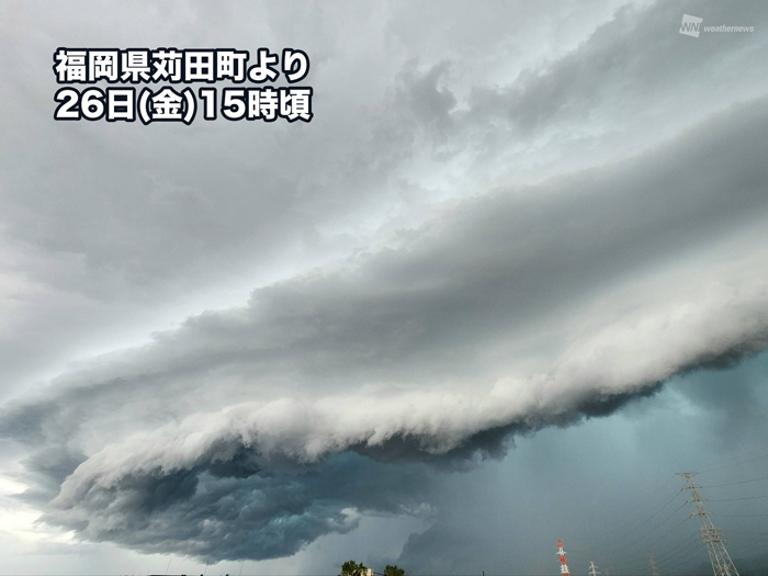 関東以西の内陸で雨雲が発達中　福岡県では危険なアーチ雲も