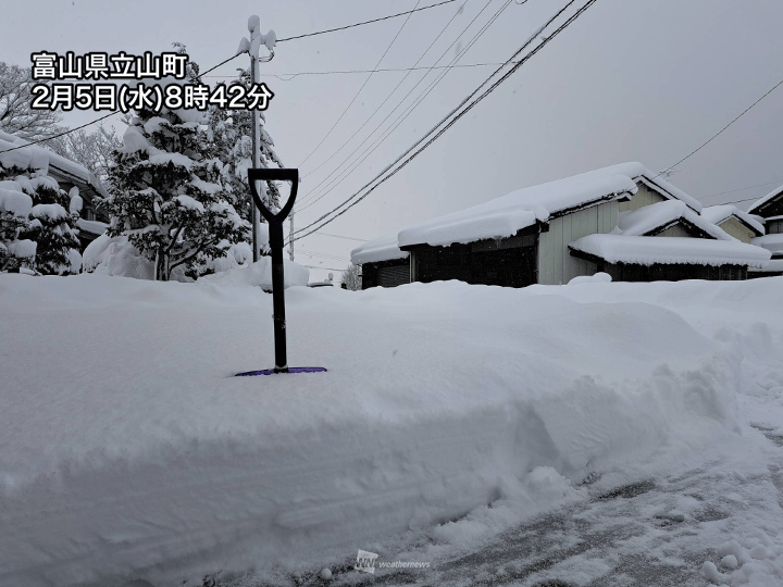 北陸で断続的に強い雪　富山市では3年ぶりに積雪50cmに到達