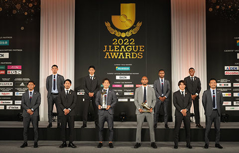 JリーグMVPの岩田智輝は優秀選手賞の投票数で3位…1位は谷口彰悟、2位は家長昭博、30選手のランキング
