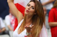 チア衣装でW杯出場の母国を応援！“ポーランドで最もホット”なファンは「ゴールをたくさん見たい」