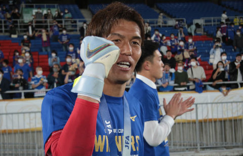 甲府、35歳GK河田晃兵と契約更新！　歴史的Vの天皇杯では輝き放つ