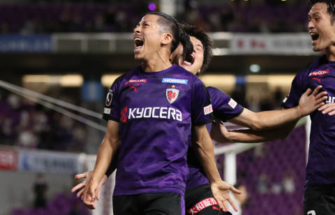京都、通算在籍12年の宮吉拓実と契約更新　「紫に染まったスタジアムで来シーズンも共に」