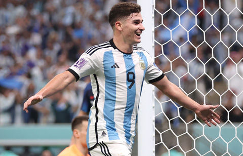 2得点にPK奪取！全ゴールに絡んだアルゼンチン代表FWアルバレス「国全体が狂喜乱舞している」