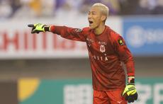 「気持ち悪さが残る」誤審の当事者、札幌GK菅野孝憲が見解綴る「今後このようなミスが起きる事が無いようにと願うばかり」