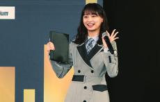 日向坂46の影山優佳さんの可愛さが話題！日本代表ユニで果敢にリフティング「ボール見てるやつおらん」「好き」