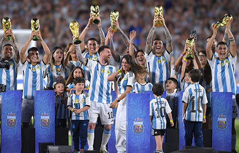 「全員美人」アルゼンチン代表選手のパートナーたち21人が大集結！W杯祝賀パーティーでのドレス姿が話題「世界で最も美しい」