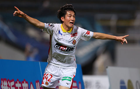 「いつか世界一の選手に」名古屋がクラブ最年少ゴールの17歳FW貴田遼河とプロ契約発表、U-18所属選手では3人目