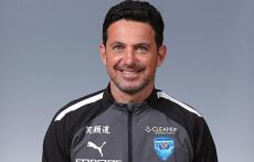 横浜FCのアダウトGKコーチが契約解除…双方合意の下での決定「私の家族の事を理解し許してくれたクラブに感謝しています」