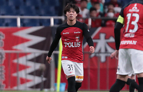今季プロデビューの浦和17歳MF早川隼平が今季の「ニューヒーロー賞」に決定！7試合出場で決勝進出に貢献