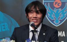 元日本代表MF中村俊輔の引退試合出場メンバーに故・松田直樹氏も！　豪華顔ぶれが勢ぞろい