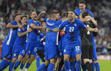 「選手たちに大きな賛辞を」史上初のユーロ決勝T進出、スロベニア代表指揮官は「こうしたチームが現れるのを待っていた」