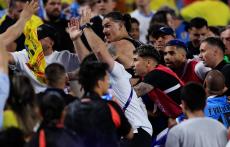 ウルグアイ選手とコロンビアサポーターの乱闘騒動をCONMEBOLが調査！　「容認できない」