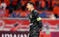 山東泰山が隙を突いた枠内シュート1本でJDTに勝利！ 中国代表GKワン・ダーレイの活躍光る【ACLE】