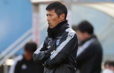 1年でJ1復帰の横浜FC、四方田修平監督と契約更新「真価が問われるシーズンになる」