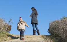 霜柱や氷を子どもと楽しもう！　四季を感じる「冬の公園」の楽しみ方