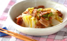 3日に一度は食べたい！　白菜と豚バラ肉の蒸し煮