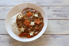 カレーや揚げ衣に大変身！　「まくだけの豆」じゃないと子どもに教えよう　福豆のおいしい活用術　