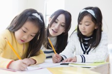 小学生の塾通いはまさに下克上。中学私立受験ってアリ？　それともナシ？【パパママの本音調査】  Vol.71