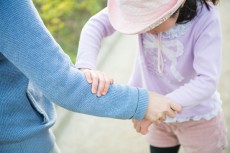 【子どもを危険から守るために、今日から子どもに教えておきたい護身テクニック 第2回】腕をつかまれた時の対処法