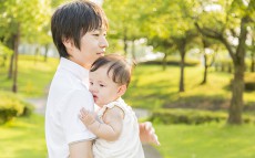 “おれってイクメン”夫の甘い自己評価に妻は？　「子育て評価」発表！