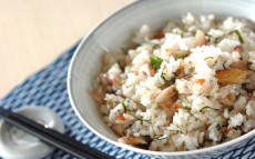 さっぱり味で食欲回復！　アジと梅の混ぜご飯